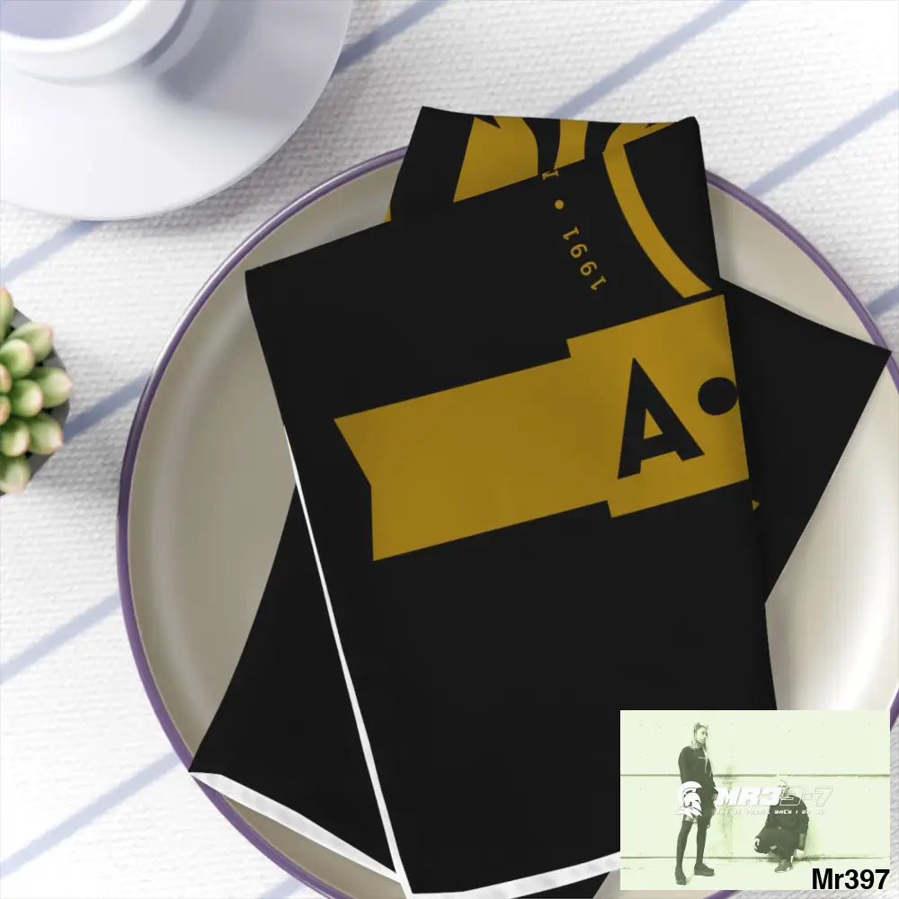 A Who Dares Wins ID RSF Gothic Skulls & Roses Napkins 4-piece set / White / 19’’ × 19’’ Accessories