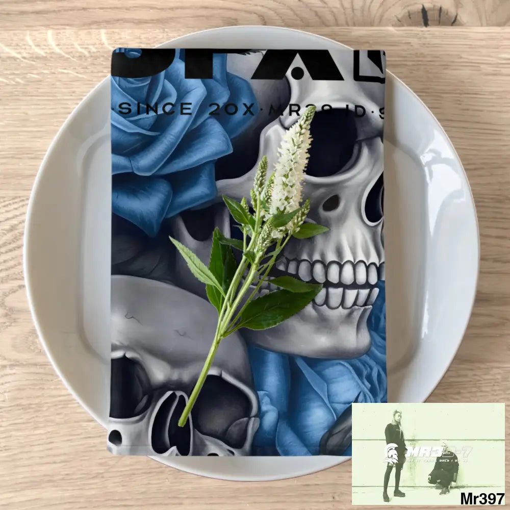 A1-Sparta Gothic Skulls & Roses Napkins 4-piece set / White / 19’’ × 19’’ Accessories