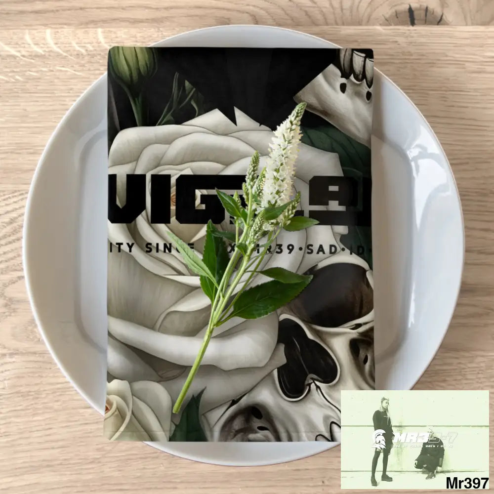 A1- Vigilante Sparta Gothic Skulls & Roses Napkins 4-piece set / White / 19’’ × 19’’ Accessories