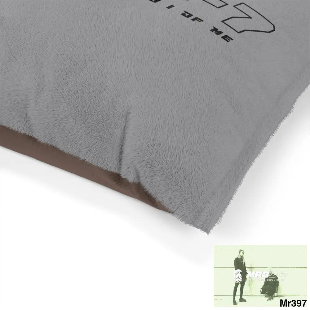 MR39-7 300 of them only 1 of me Pet Bed Pets