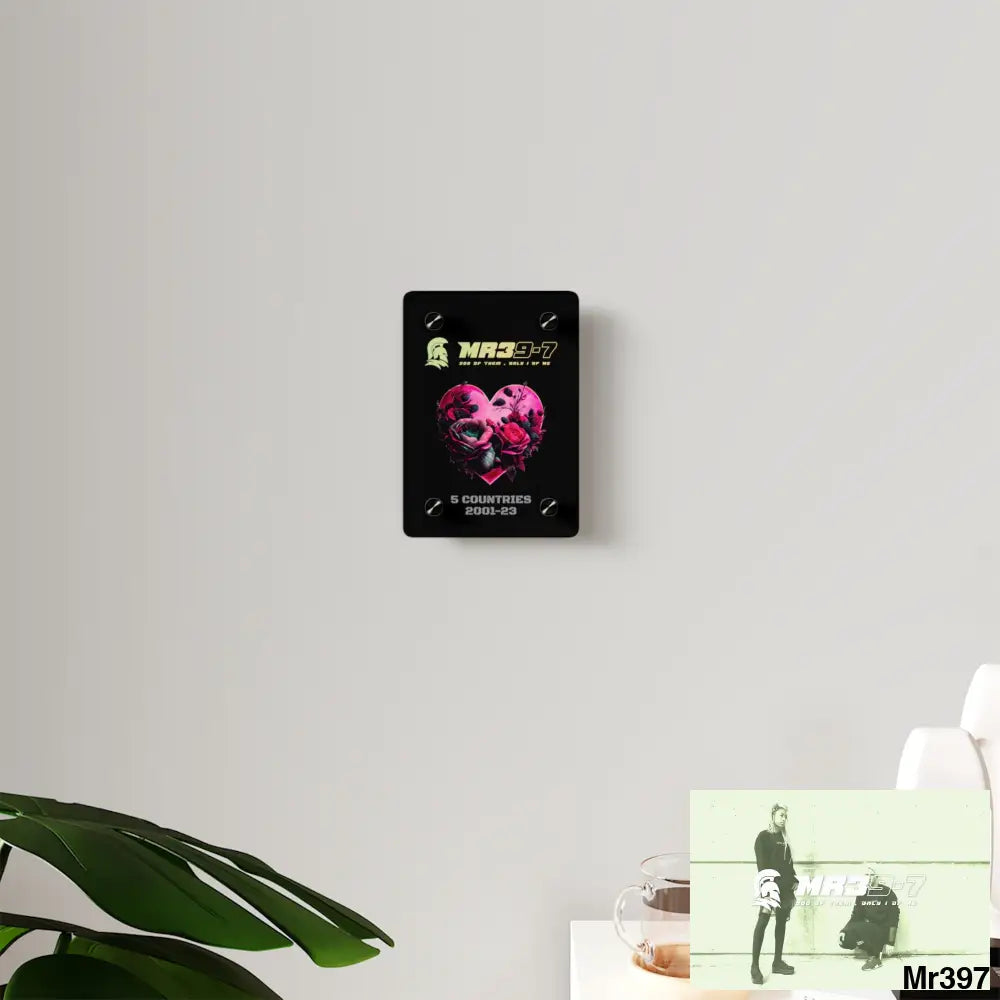 MR39-7 5 Countries 2001-23 Heart made of pink roses with black accents Acrylic Wall Art Panels Home Decor