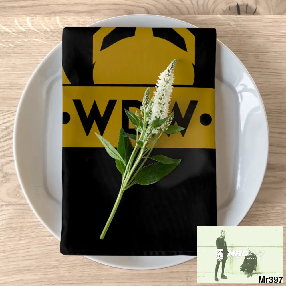 A Who Dares Wins ID RSF Gothic Skulls & Roses Napkins 4-piece set / White / 19’’ × 19’’ Accessories