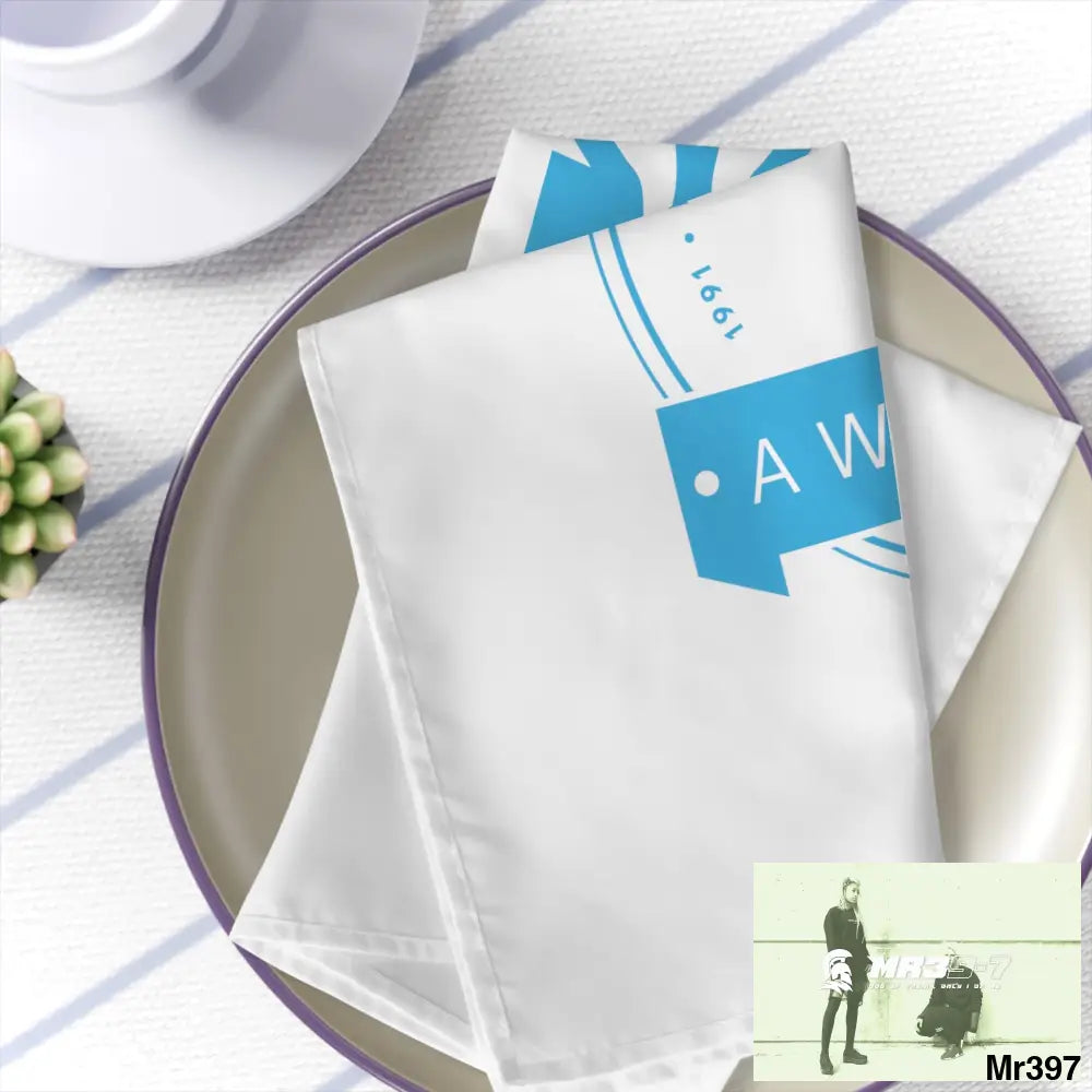 A Who Dares Wins Napkins 4-piece set / White / 19’’ × 19’’ Accessories