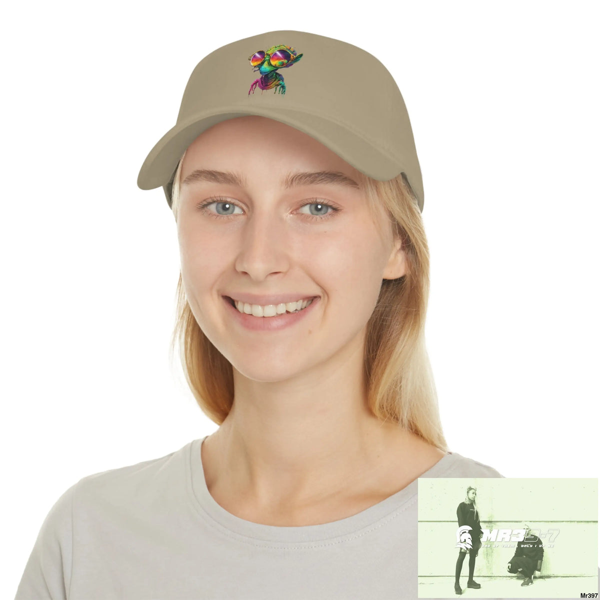 Alien in cool sunglasses Low Profile Baseball Hats